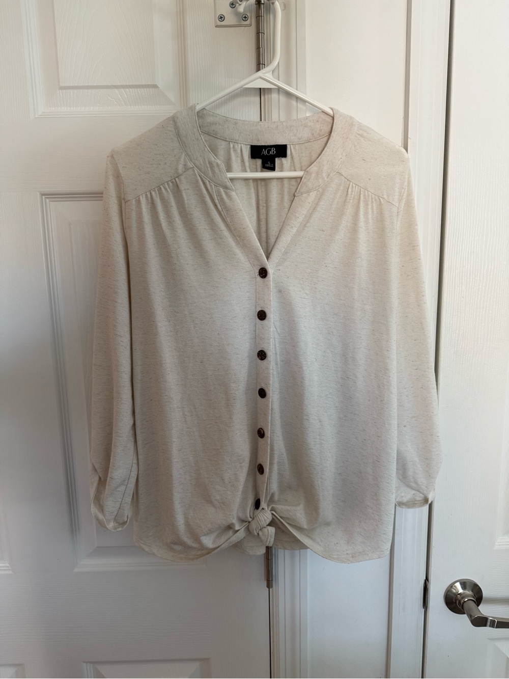 AGB Cream Button-Front Tie Hem Blouse